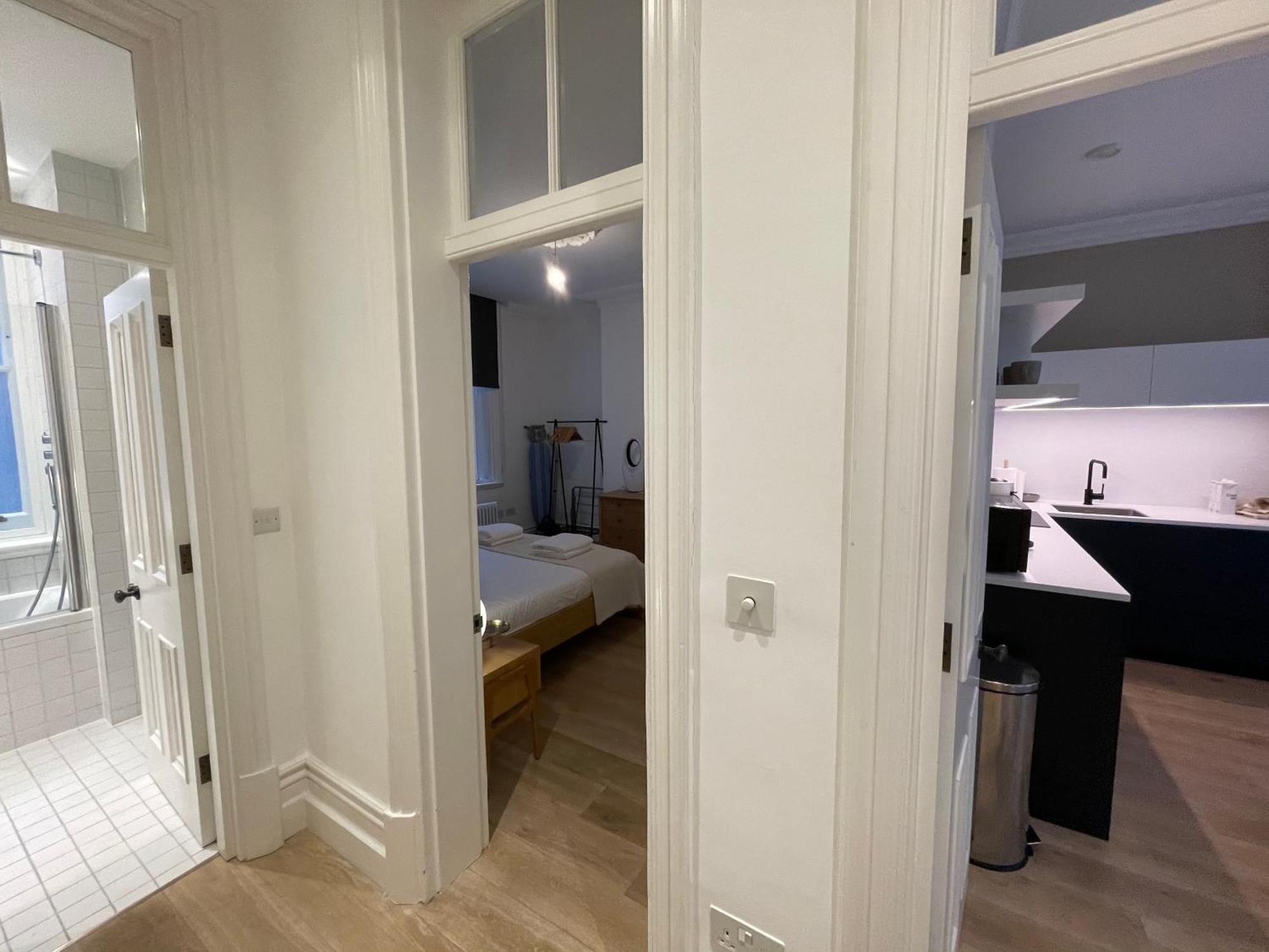 1 Bedroom In Farringdon Apartment
